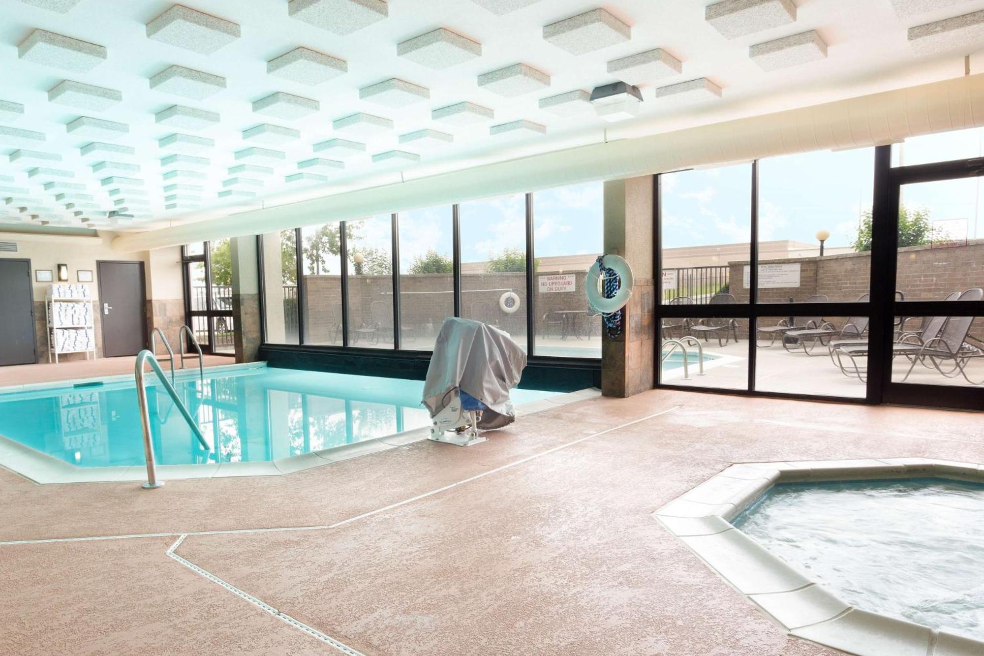 Drury Inn & Suites Atlanta Морроу Экстерьер фото