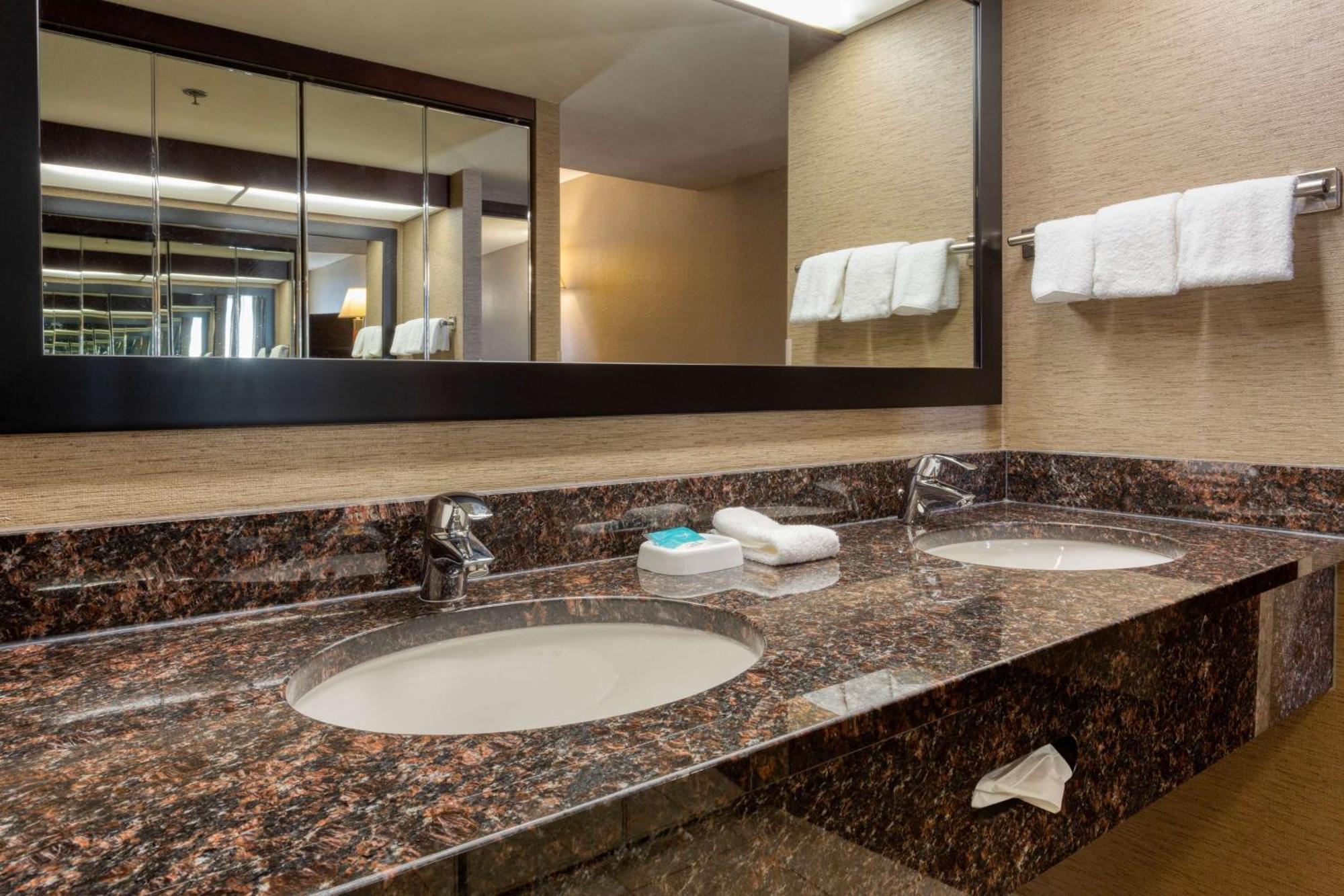 Drury Inn & Suites Atlanta Морроу Экстерьер фото